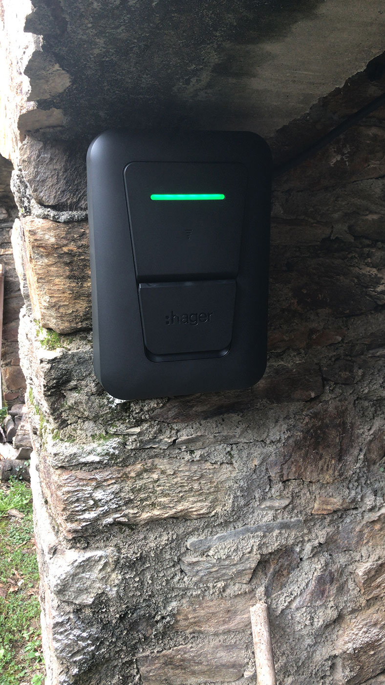 Installation photovoltaique sur toit en lauze g