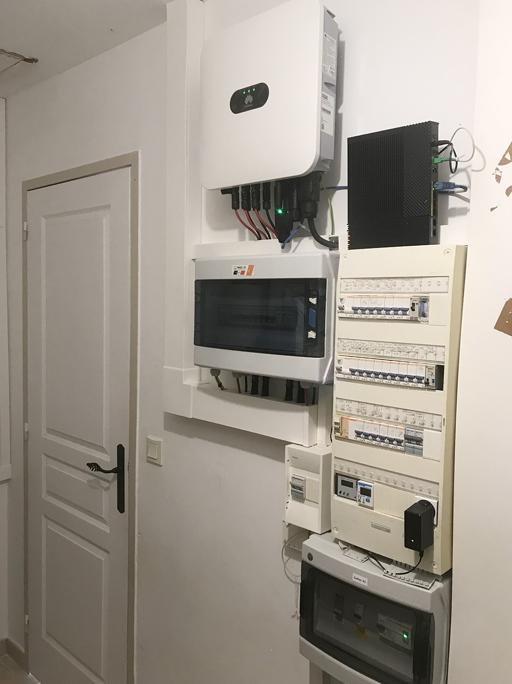 Installation photovoltaique huawei Tarn onduleur et tableau électrique